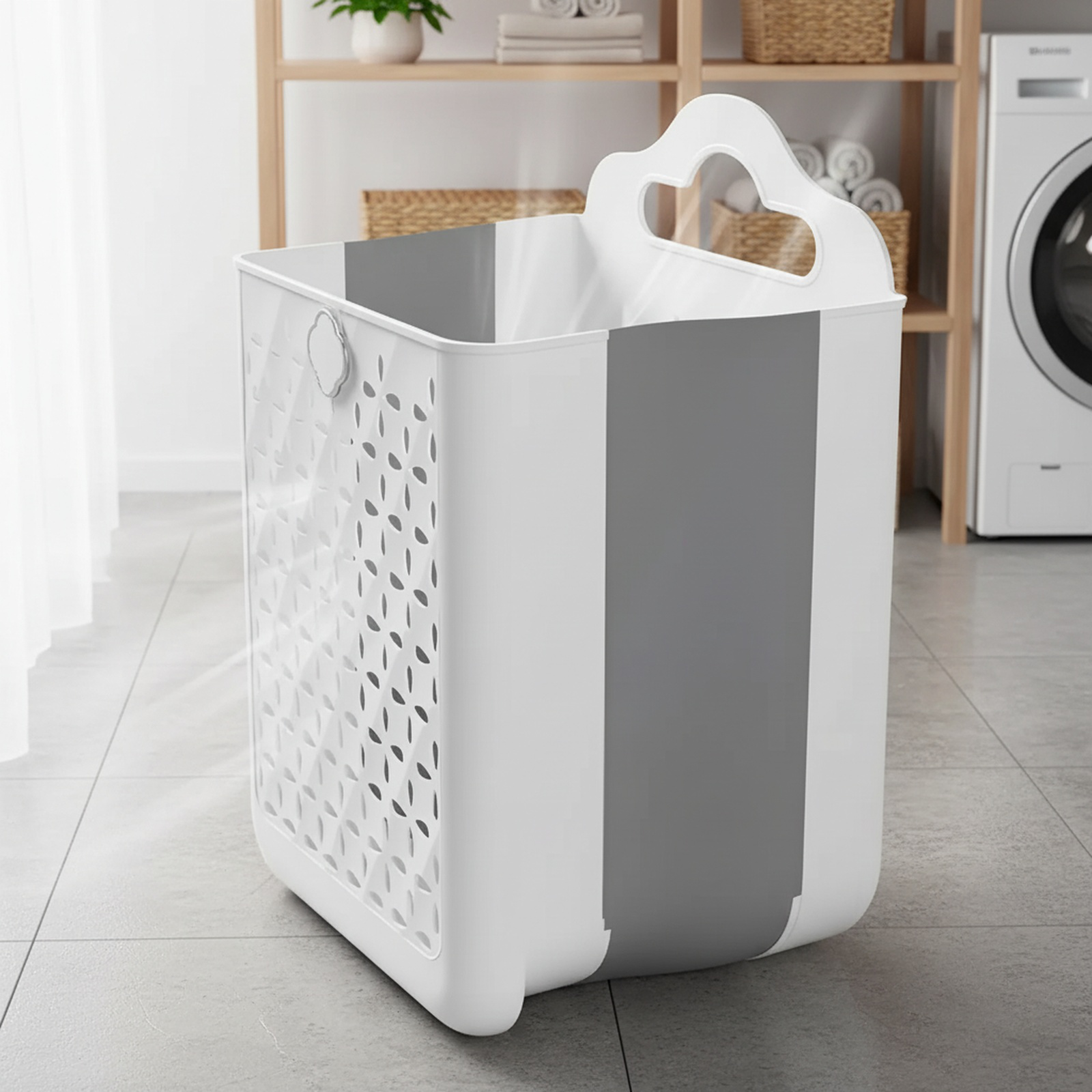 Panier à linge mural pliable installé dans une salle de bain moderne