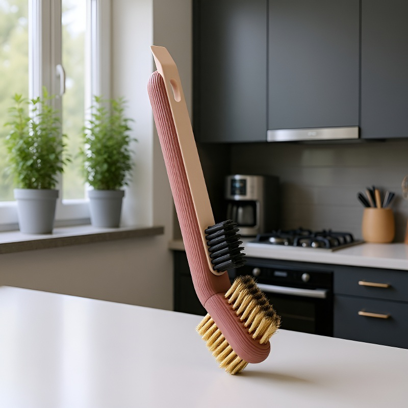 Domácí odmašťovací čisticí kartáč s škrabkou na kuchyňské náčiní