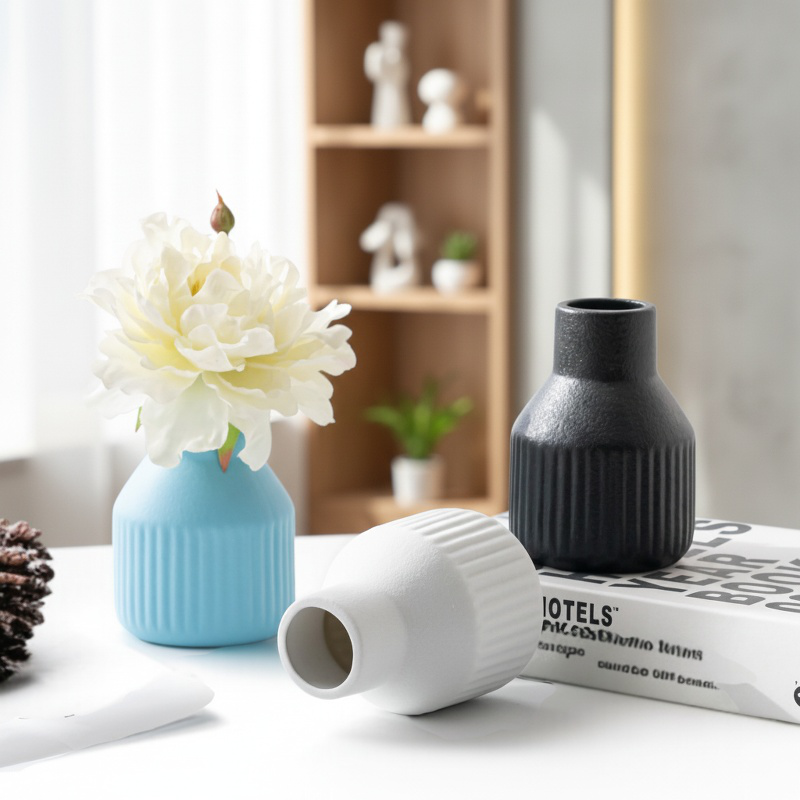 Minimalist Matte Ceramic Vase Decoration (Black White Orange Wine Red)