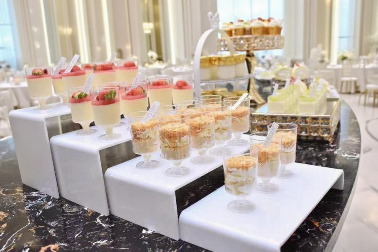 소품 장식에 최적화된 투명 아크릴 스탠드