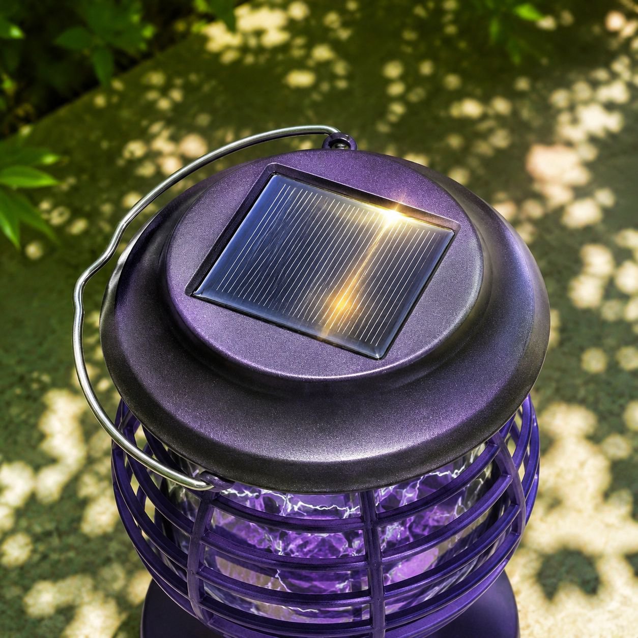 Effektiver Insektenschutz im Garten durch Solarlampe