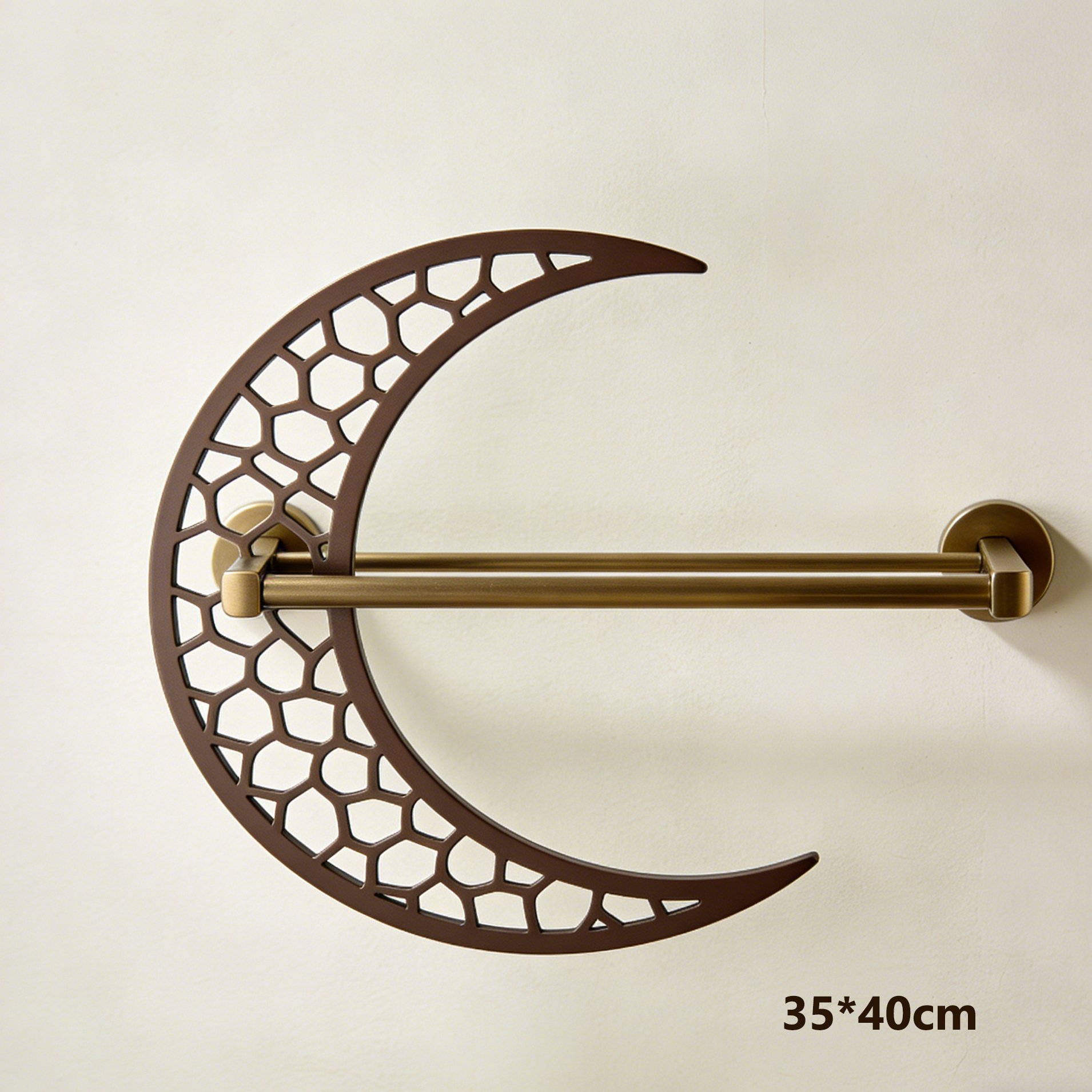 毛巾整齊懸掛於壁掛式收納架