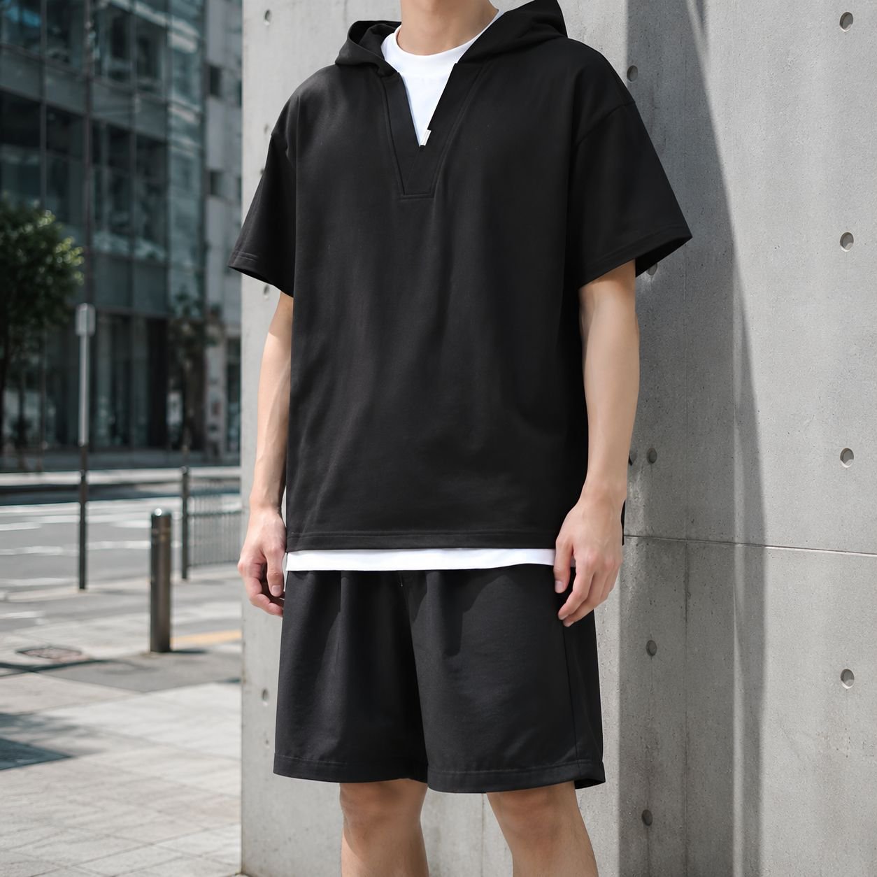 春夏新作メンズフード付きTシャツ着用イメージ