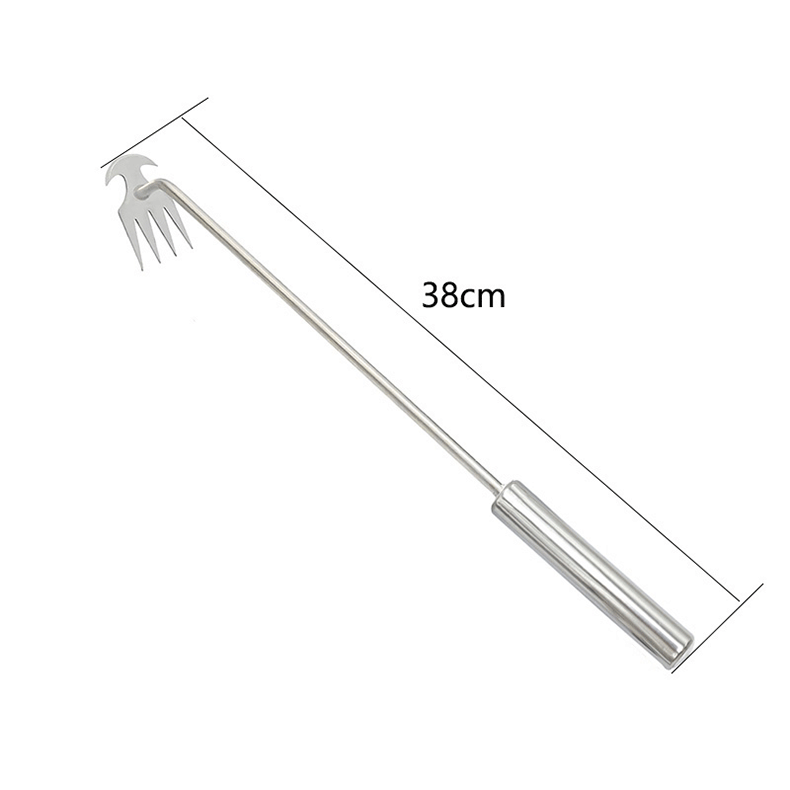 Robuster Unkrautentferner aus Metall im Einsatz