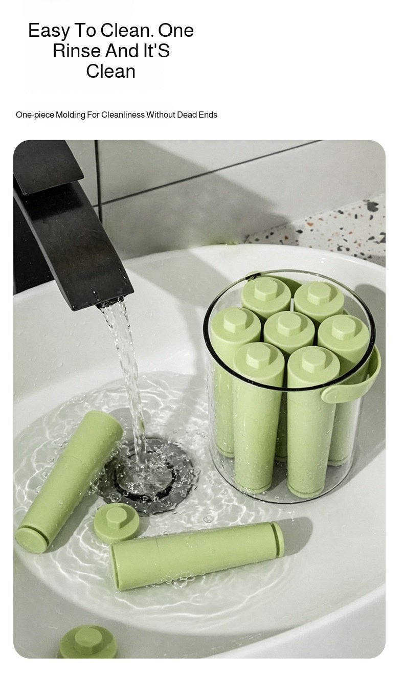 Ice tray making long ice pillars for tall glasses