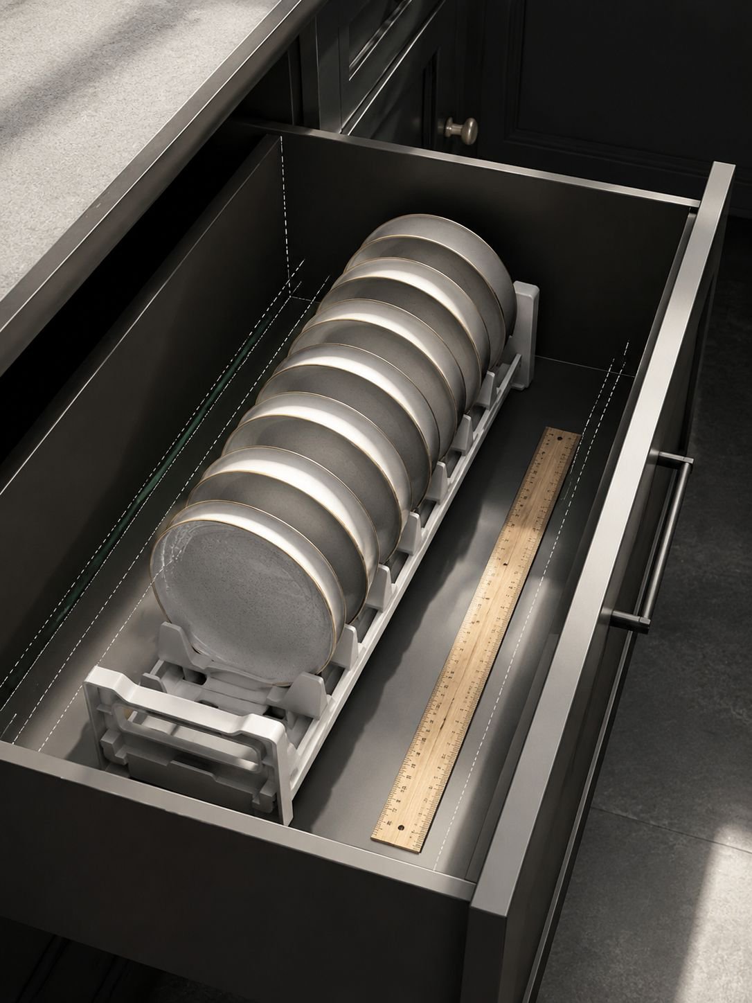 Easy-access kitchen dish rack for everyday use
