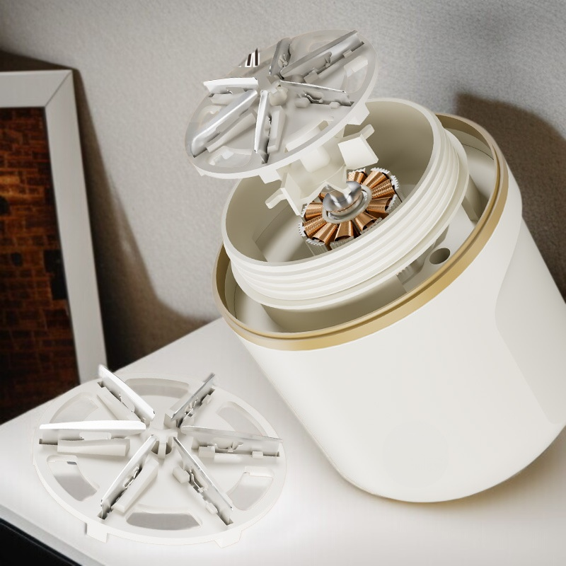 USB充電式毛玉取り器でセーターの毛玉除去