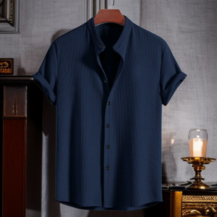 シンプルなメンズシャツ夏コーデ