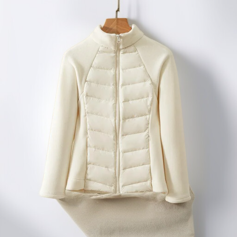 高品質ダウン使用のスポーツウェアディテール写真