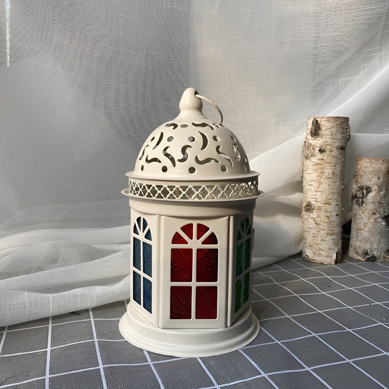 โคมไฟประดับทำจากเหล็กดัด