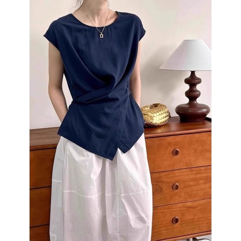 Sleeveless irregular crossed diagonal buckle vest old money style shirt