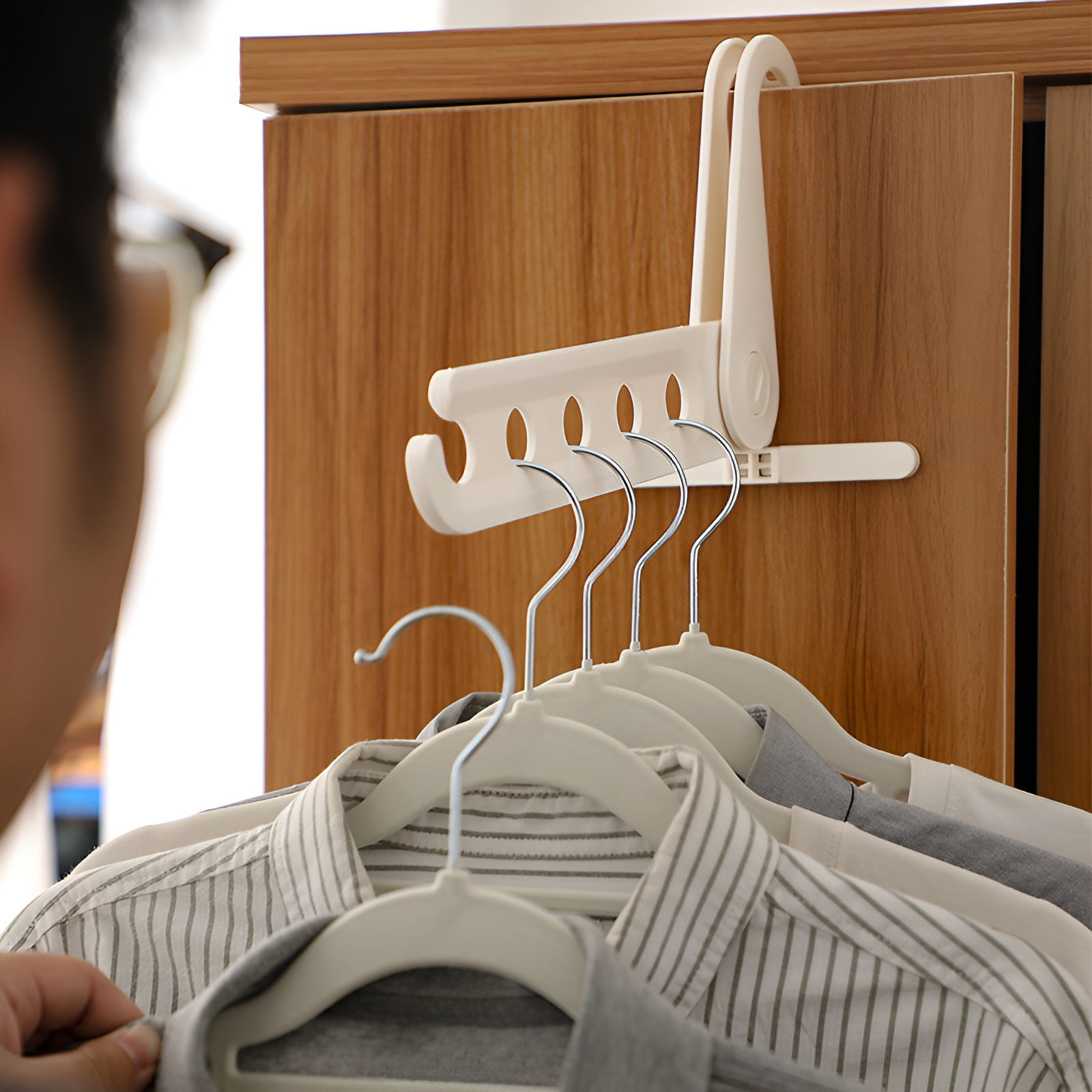 Foldable travel hanger household clothes hanger portable travel hotel multifunctional clothes drying
