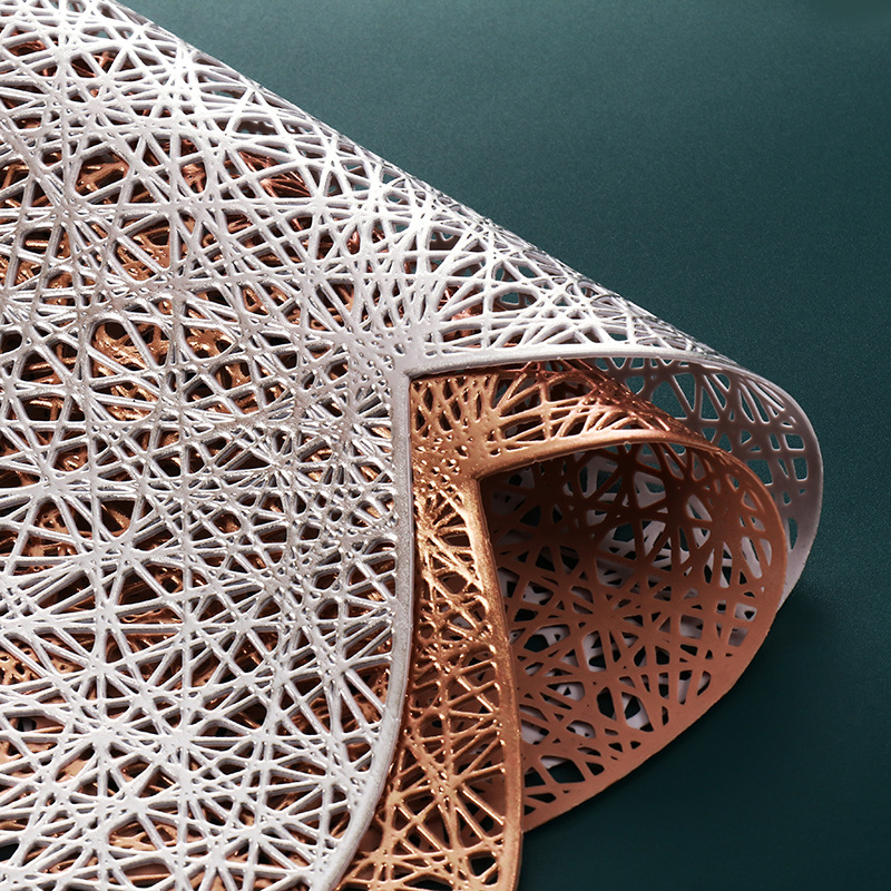 Heart-shaped placemats and coasters