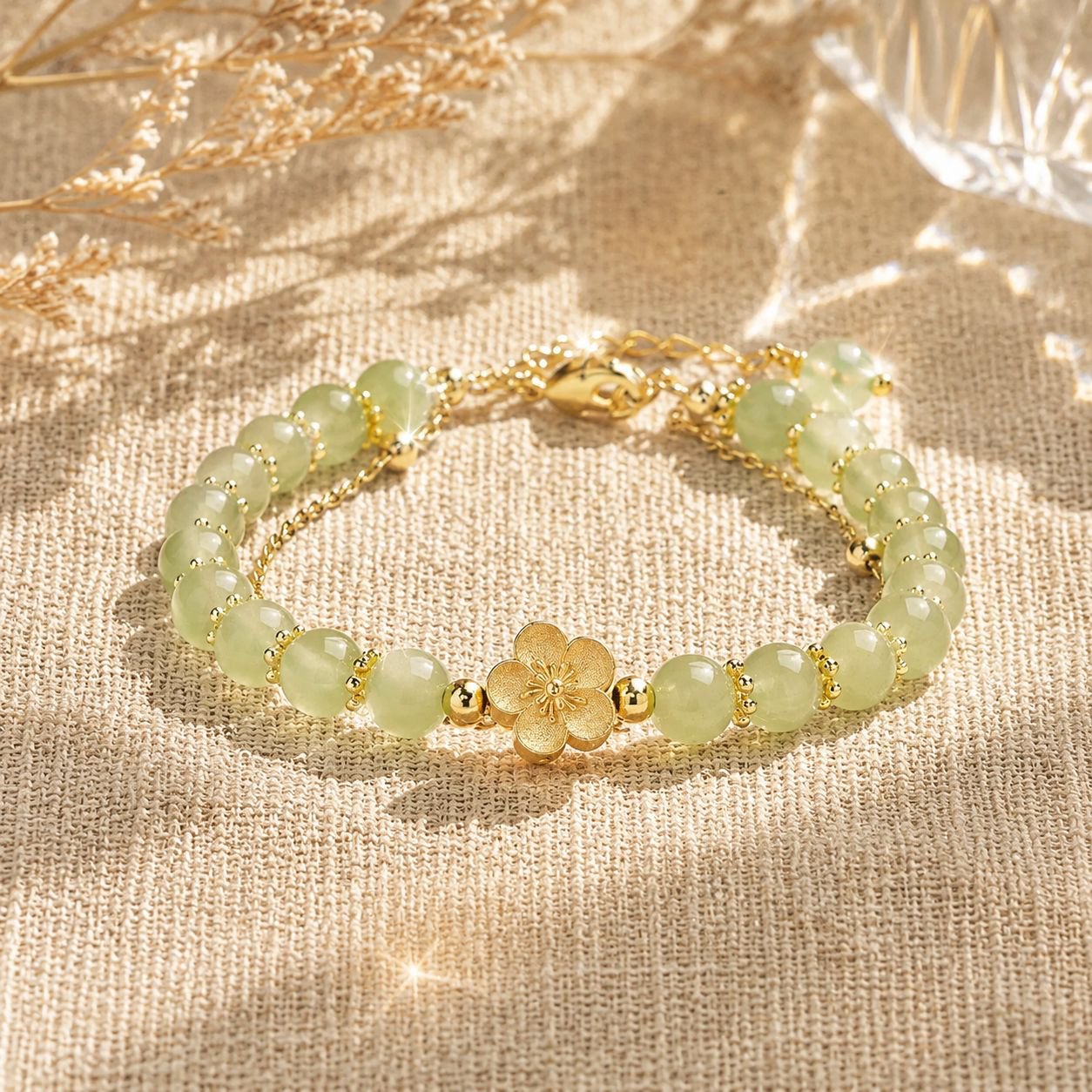 桃の花とイチョウの葉のデザインが施された、豪華で洗練された和田翡翠のブレスレット。女性向けの二重ビーズブレスレットで、レトロな中国風ジュエリーです。