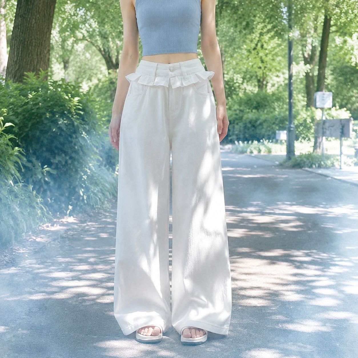 ゆったりシルエットのレディースワイドパンツ