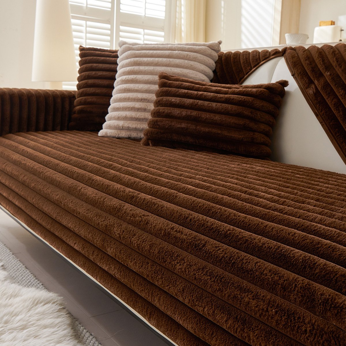 고급스러운 소파 쿠션, 가벼움과 먼지 없음