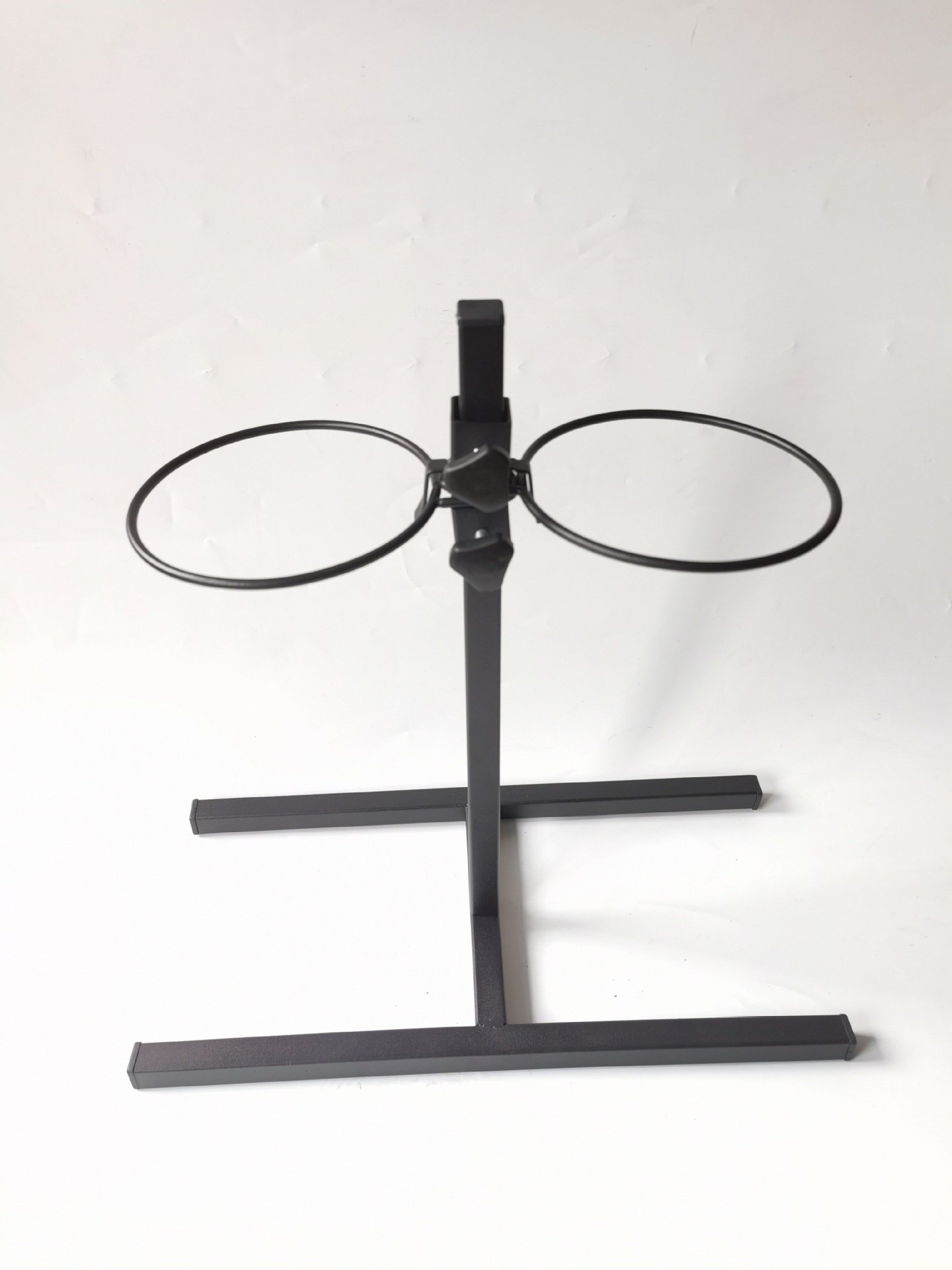 Porte gamelle pour chien avec hauteur ajustable et structure stable