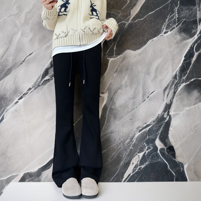 秋冬用フリース裏地スウェットパンツ着用イメージ