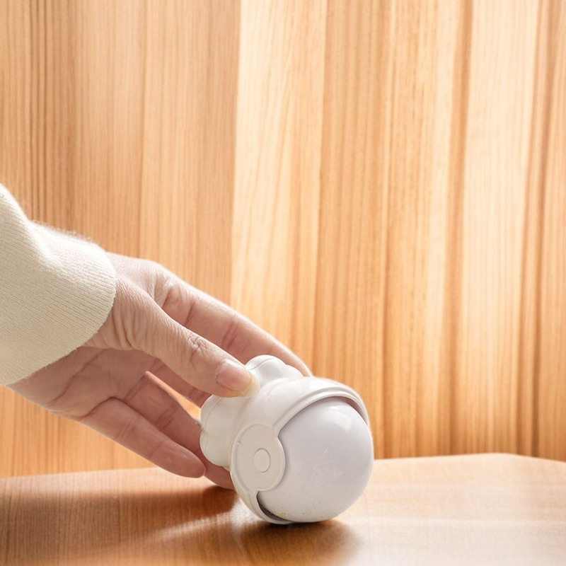 끈적한 얼룩을 쉽게 제거하는 얼룩제거기