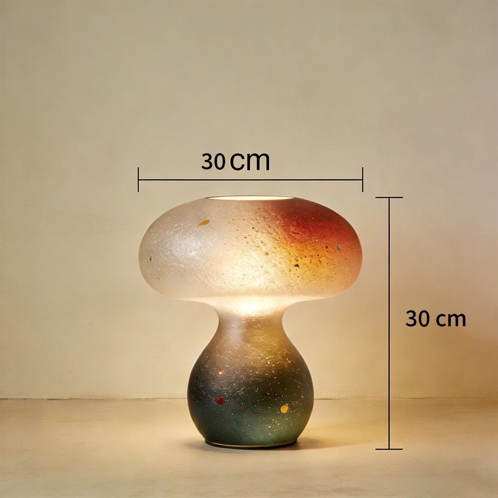 Lámpara de noche creativa en forma de seta sobre mesa de noche