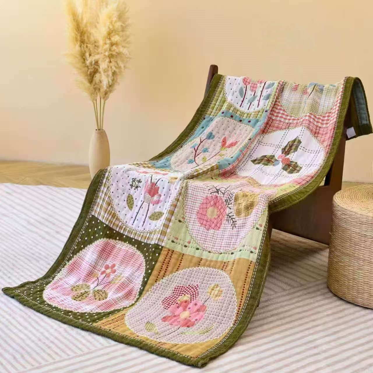 Serviette de bain à pompons en gaze multicouche