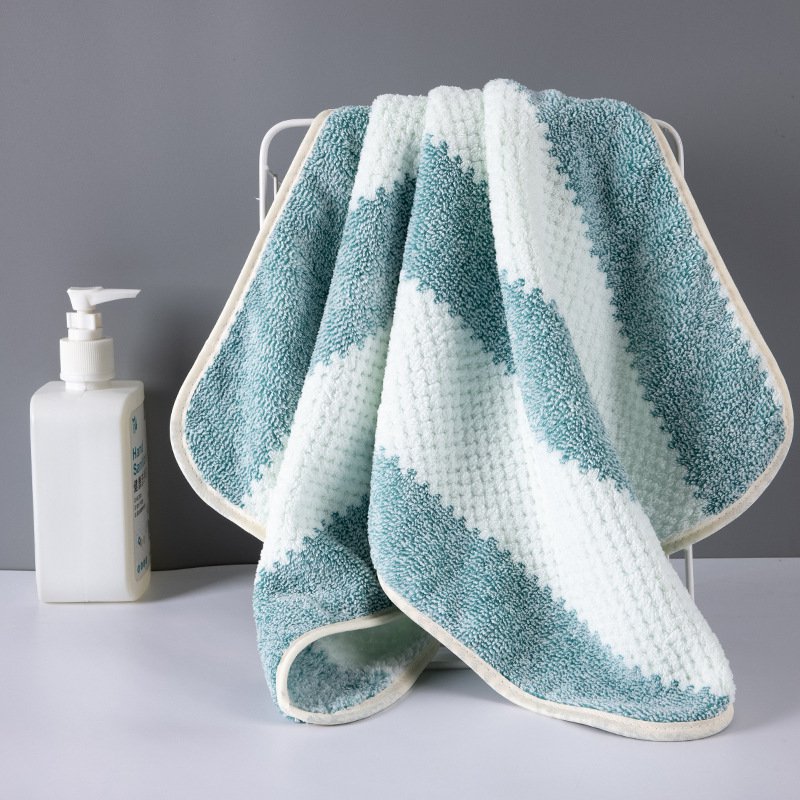 Cute Pineapple-shaped Towel