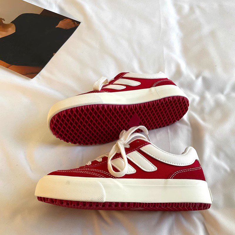 ニッチなディテールが特徴の香港スタイルシューズ