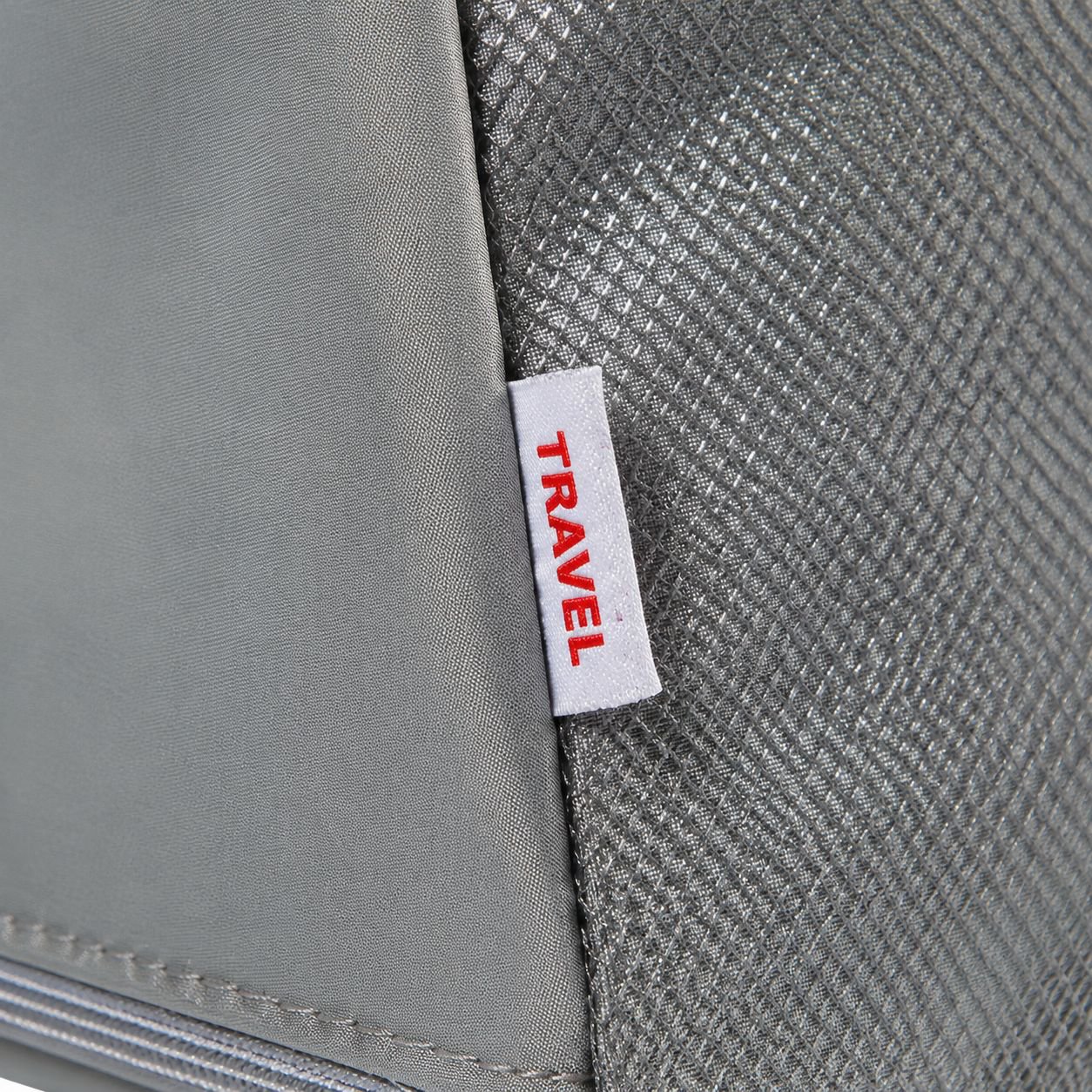 Sports shoe storage bag with zipper closure
