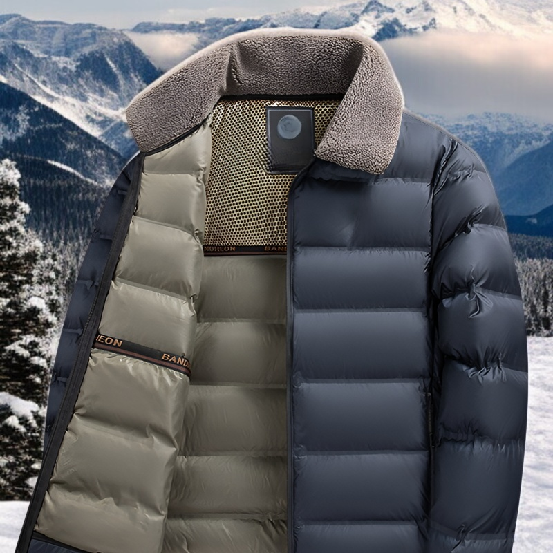 도톰한 기모 소재의 남성 겨울 패딩 디테일