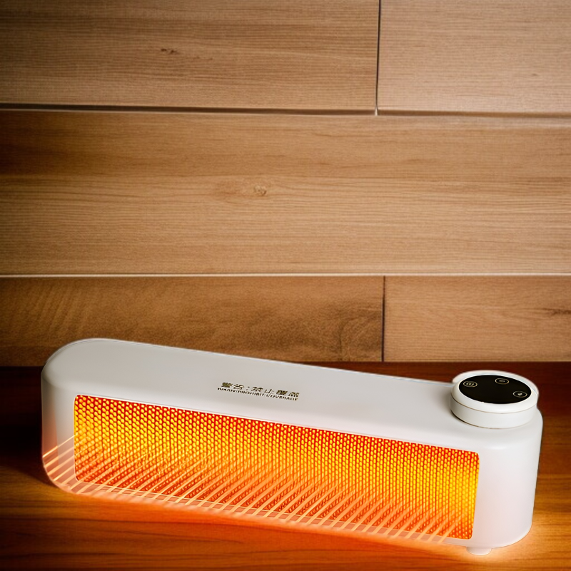 オフィスデスクに置いた小型ヒーター