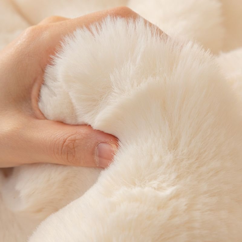 ウサギ毛ソファカバー