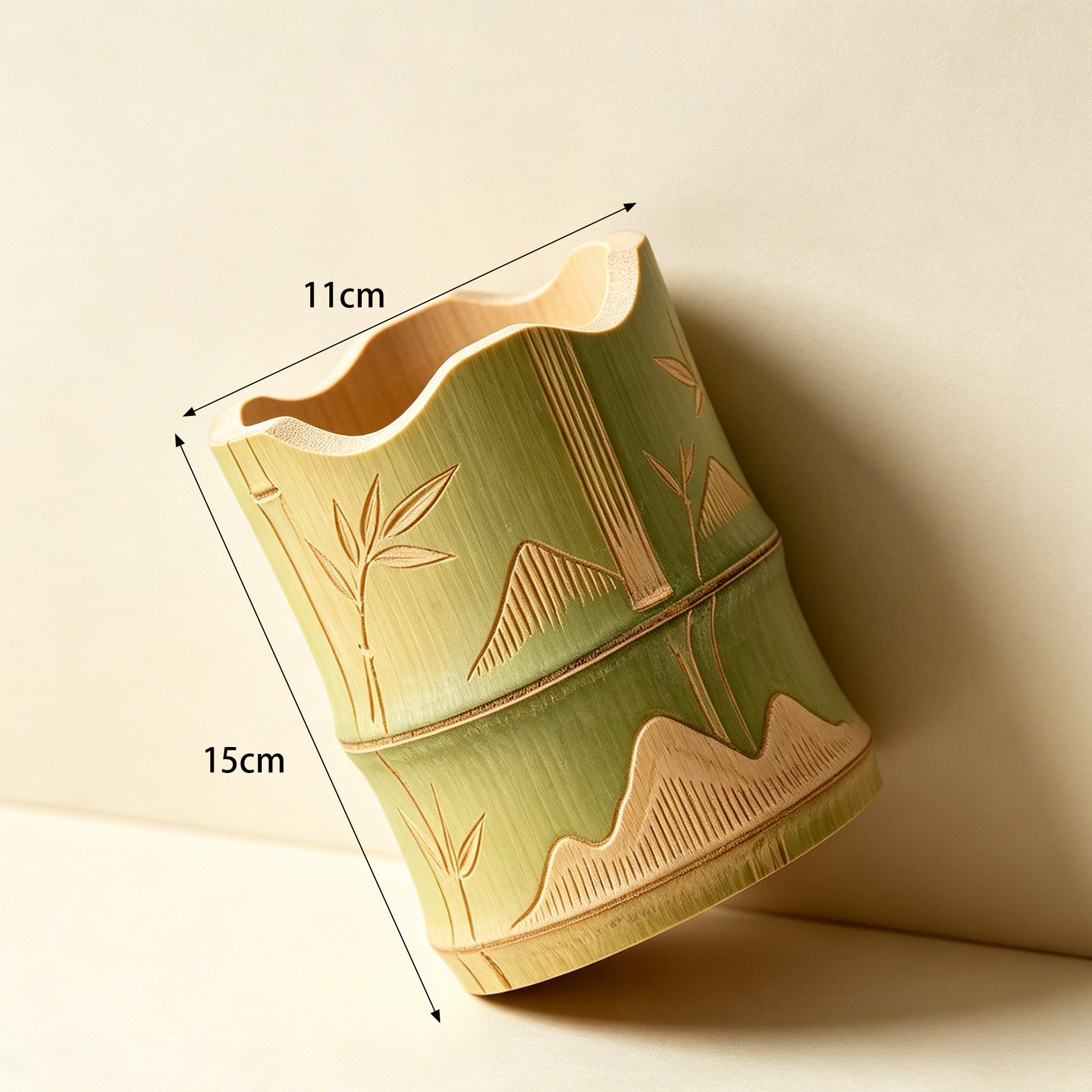 山水模様が美しい竹花器のディテール