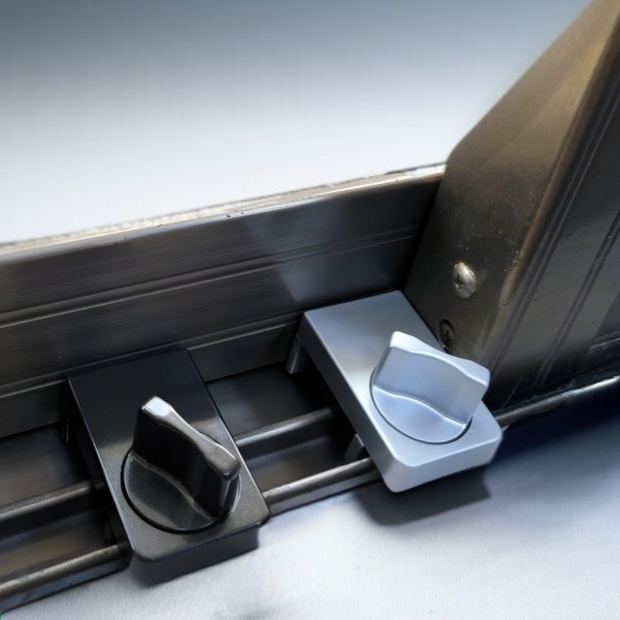 取り付け不要のスライドウィンドウロック設置例