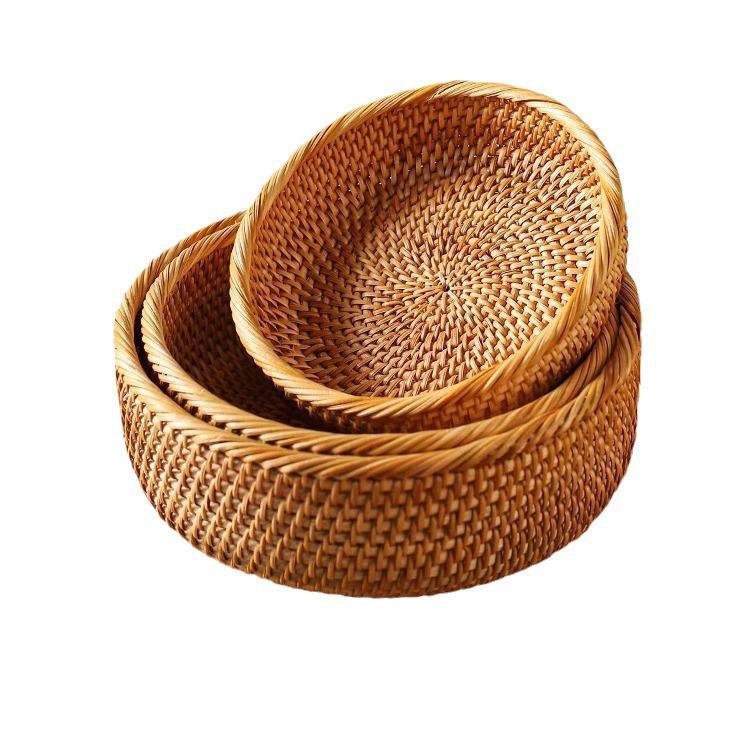 秋のつる付きフルーツバスケット