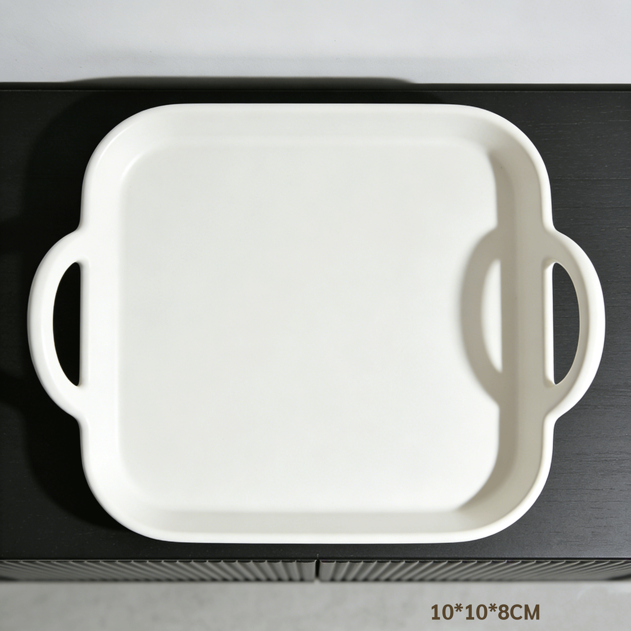 カトラリーを分別して収納できるトレー