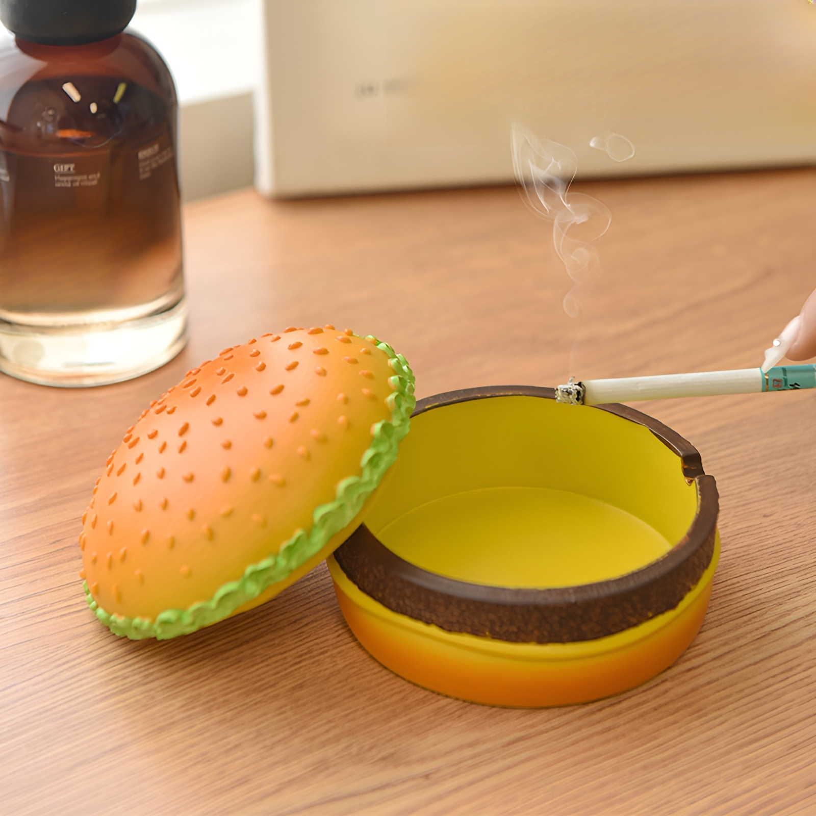 デスクトップ装飾に最適なユニーク灰皿