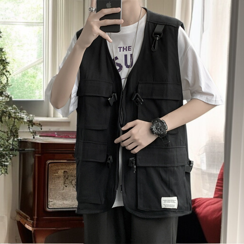 機能的な風の男性秋トップス着用画像