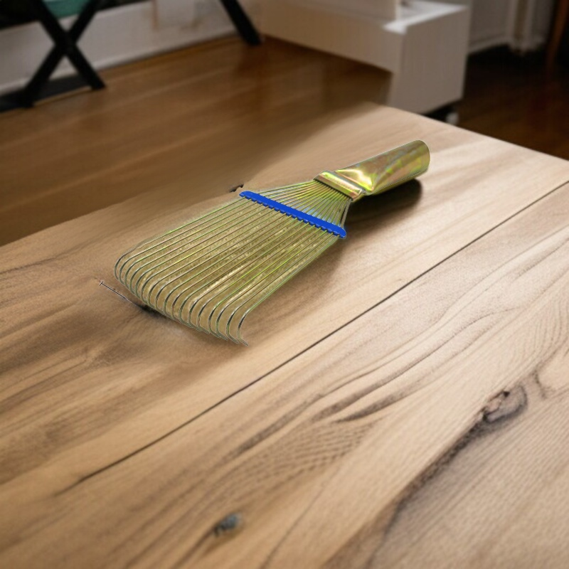 軽量ウールコームでセーターの毛玉除去