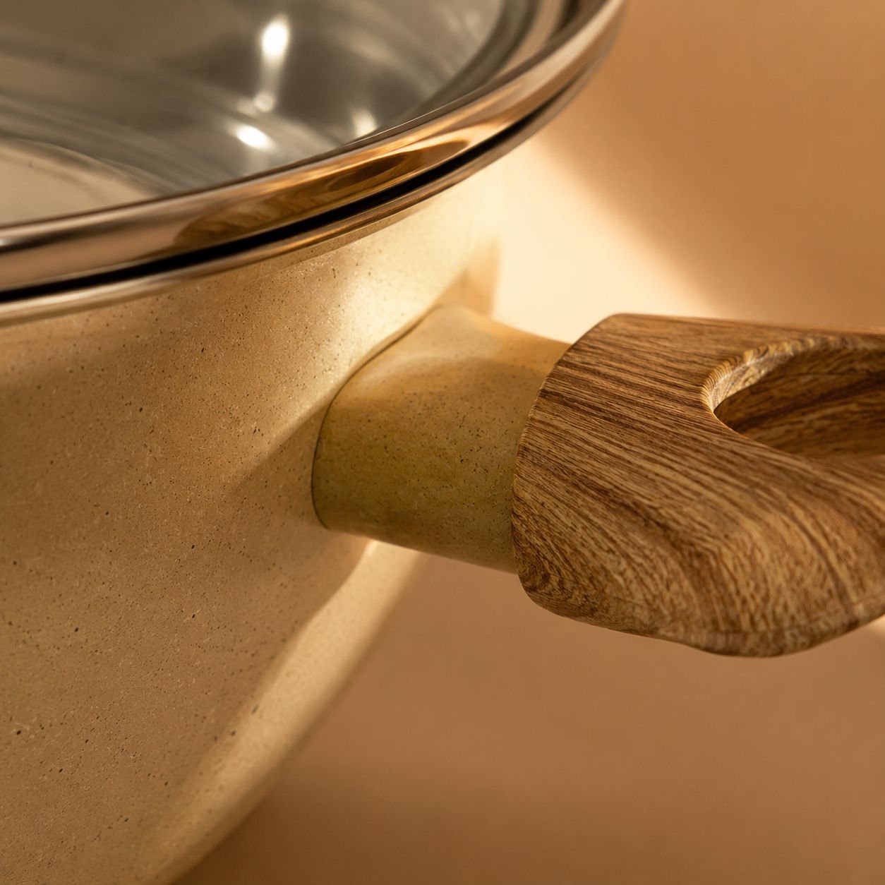 Binaural Handle Design for Safe Soup Pot Lifting