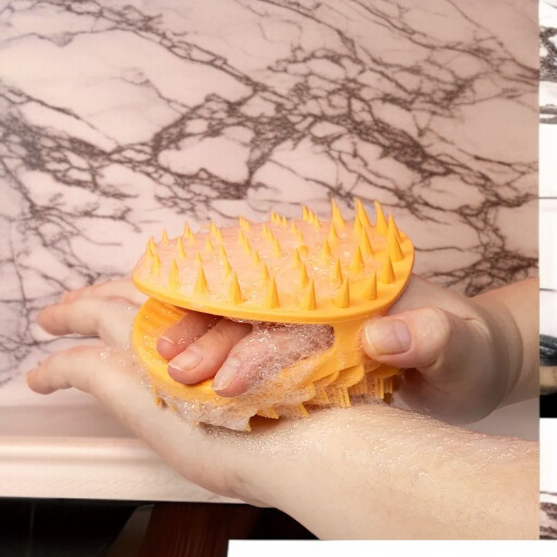 マッサージ効果のあるシリコンシャワーブラシ使用例