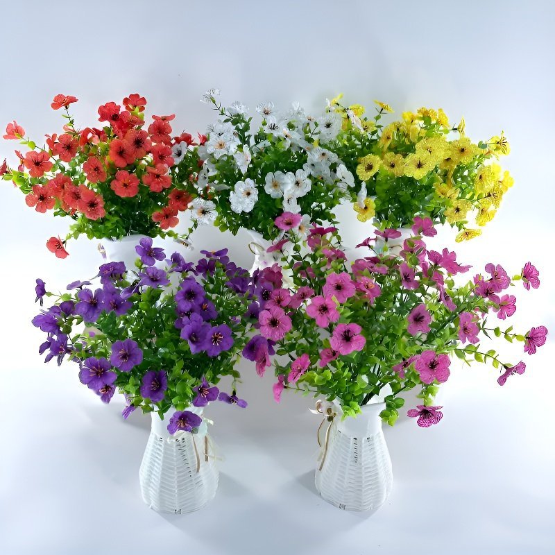 ダイニングテーブルを飾る造花