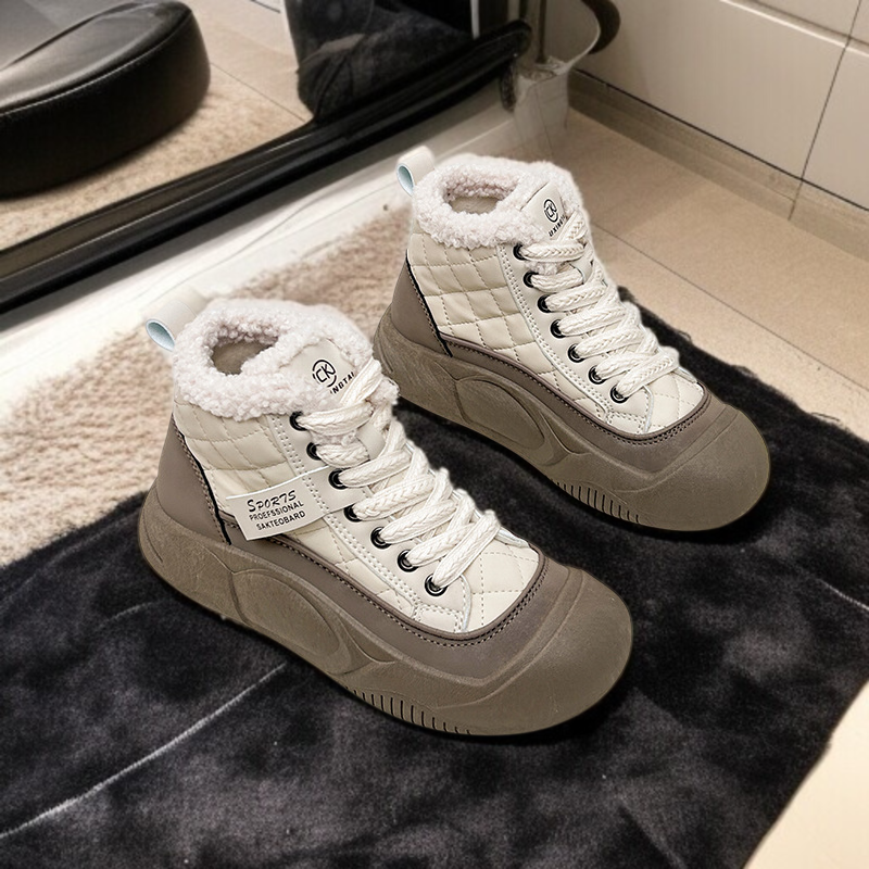 학생 겨울 패션 슈즈 디테일