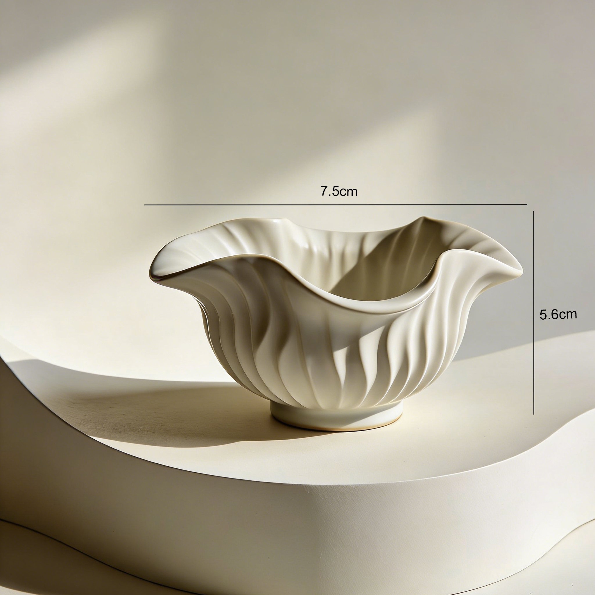 果物を盛り付けたセラミックプレート