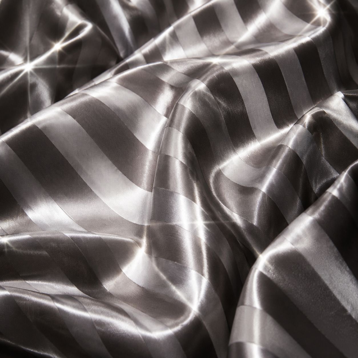 Elegant Silk Satin Bedding Set Details