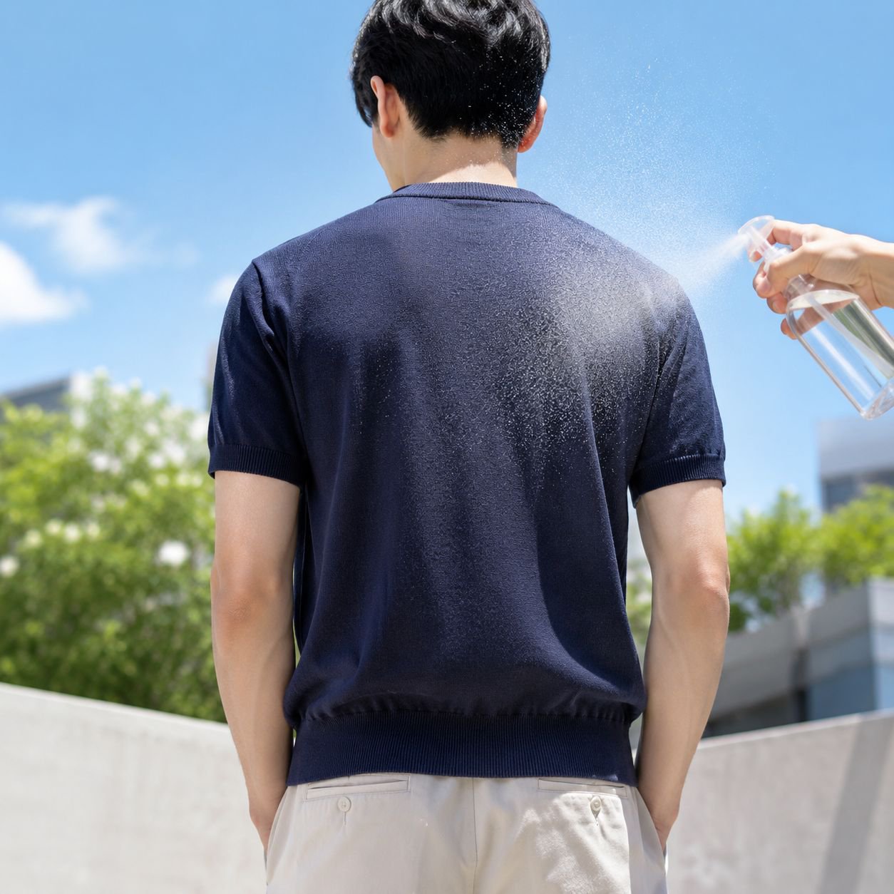 個性的なデザインの半袖Tシャツ