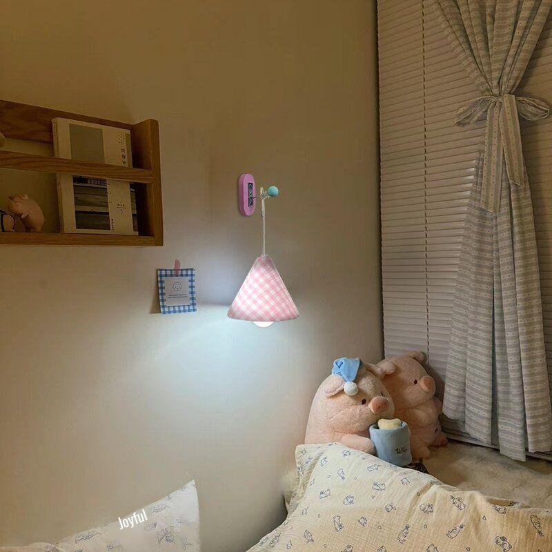 Mädchenhafte runde Wandleuchte für das Schlafzimmer