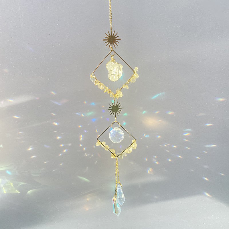 手作りの石の装飾品