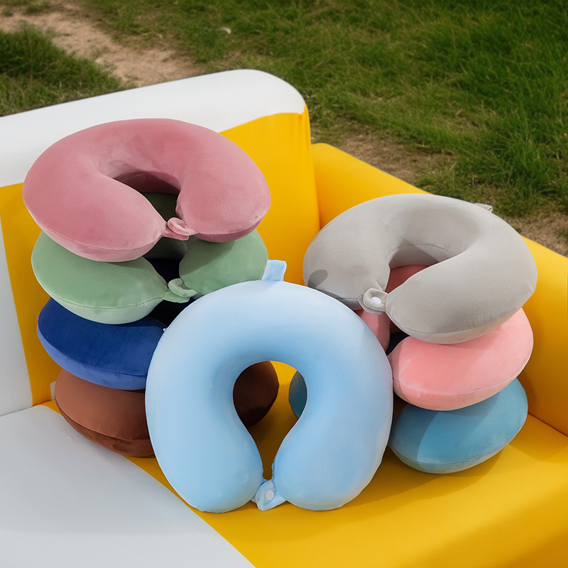 低反発U字型ネックピローの全体写真