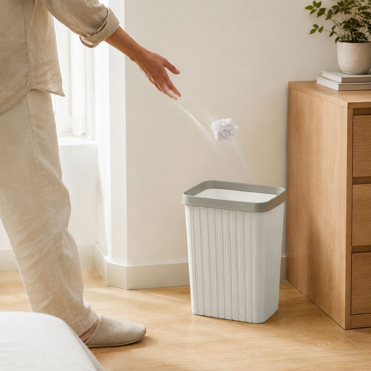 Poubelle en plastique avec anneau d'étanchéité pour cuisine, salle de bain et bureau