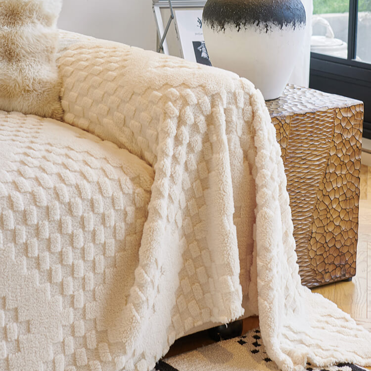 부드러운 감촉의 벨벳 소파커버 디테일